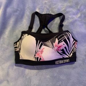 Victoria’s sport bra